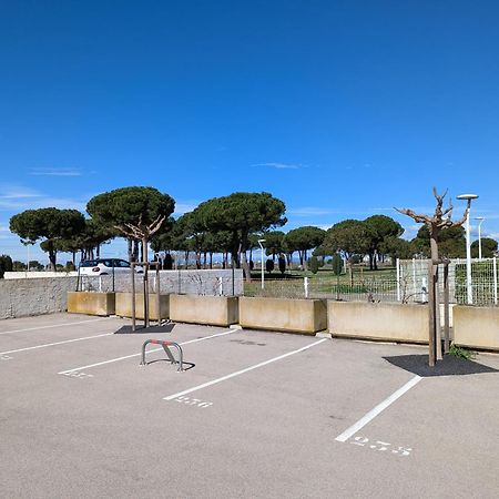 Agréable appartement en rez-de-jardin à deux pas des plages Le Grau-du-Roi Esterno foto