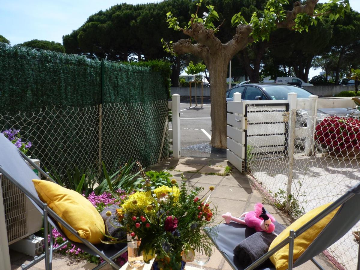 Agréable appartement en rez-de-jardin à deux pas des plages Le Grau-du-Roi Esterno foto