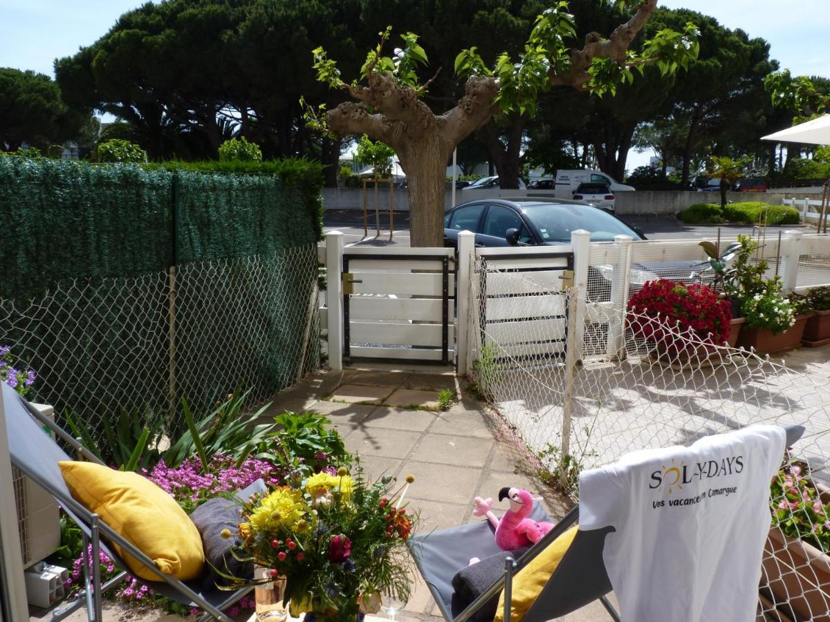 Agréable appartement en rez-de-jardin à deux pas des plages Le Grau-du-Roi Esterno foto